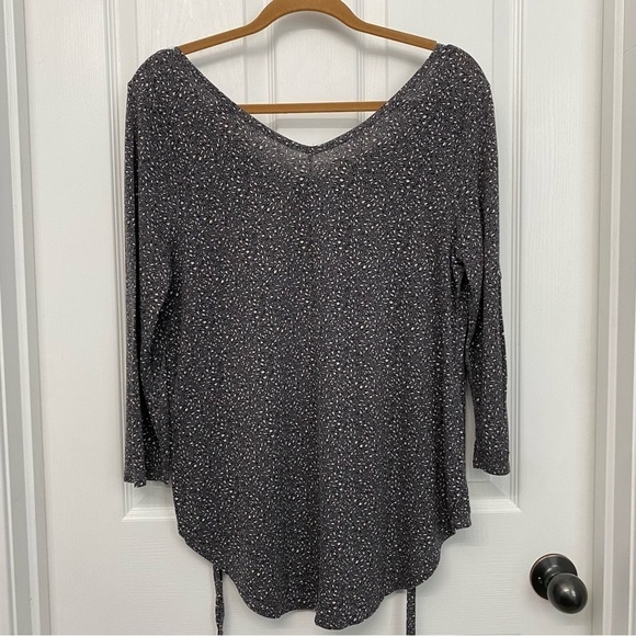 Maurices Gray Loose Fit Top Large - Picture 7 of 8